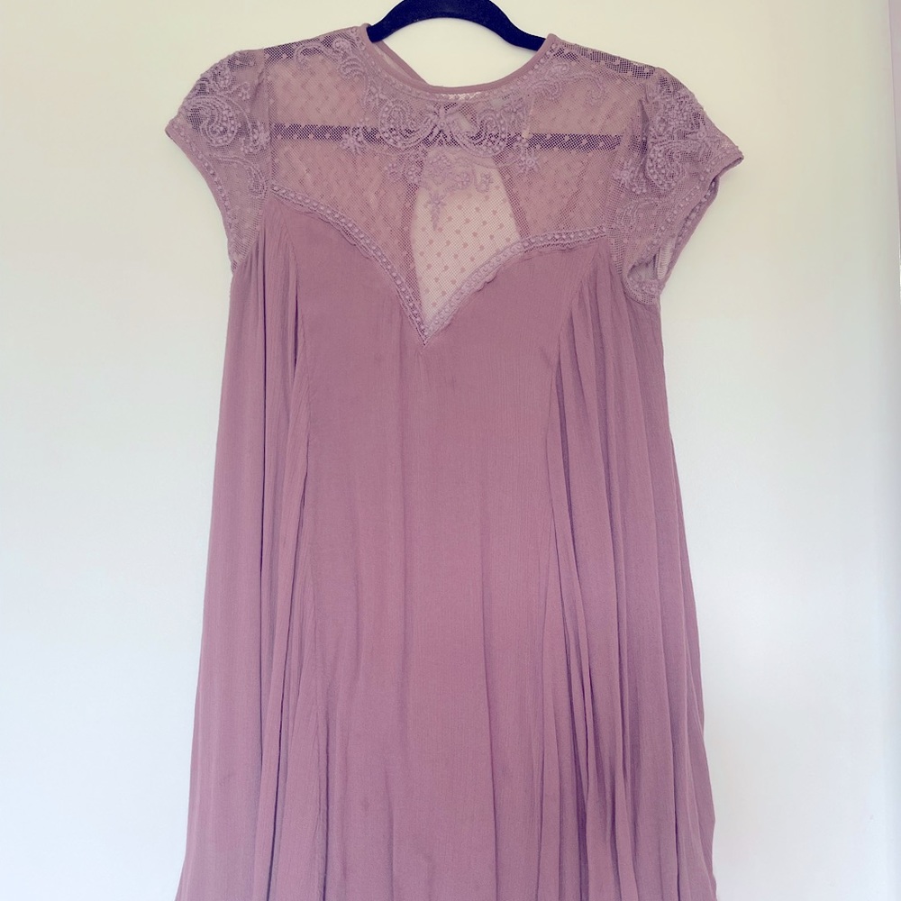 Kimchi Blue Open back lace dress